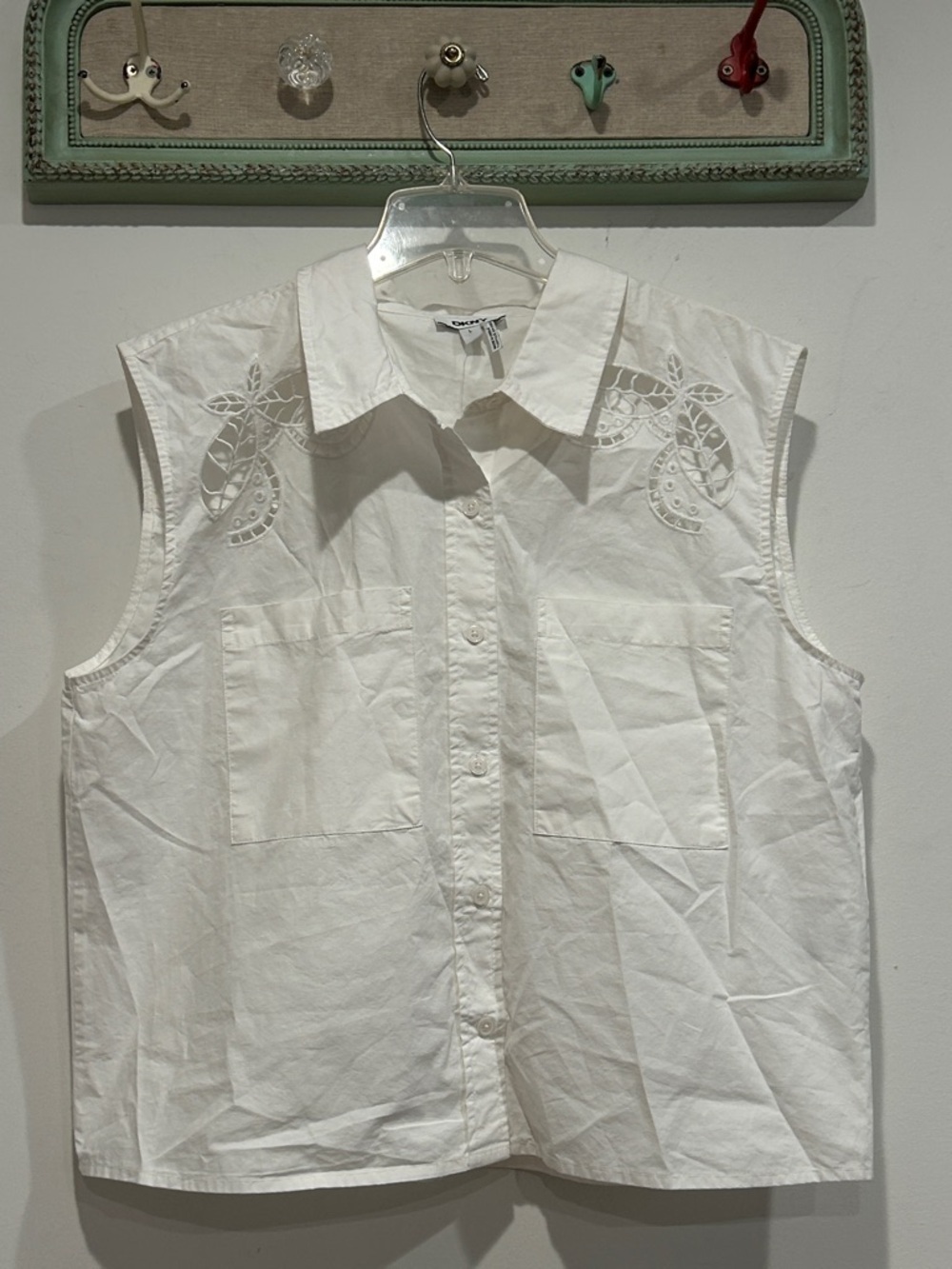 Dkny White Cotton Sleeveless Button-Down Shirt with Embroidered Shoulders large